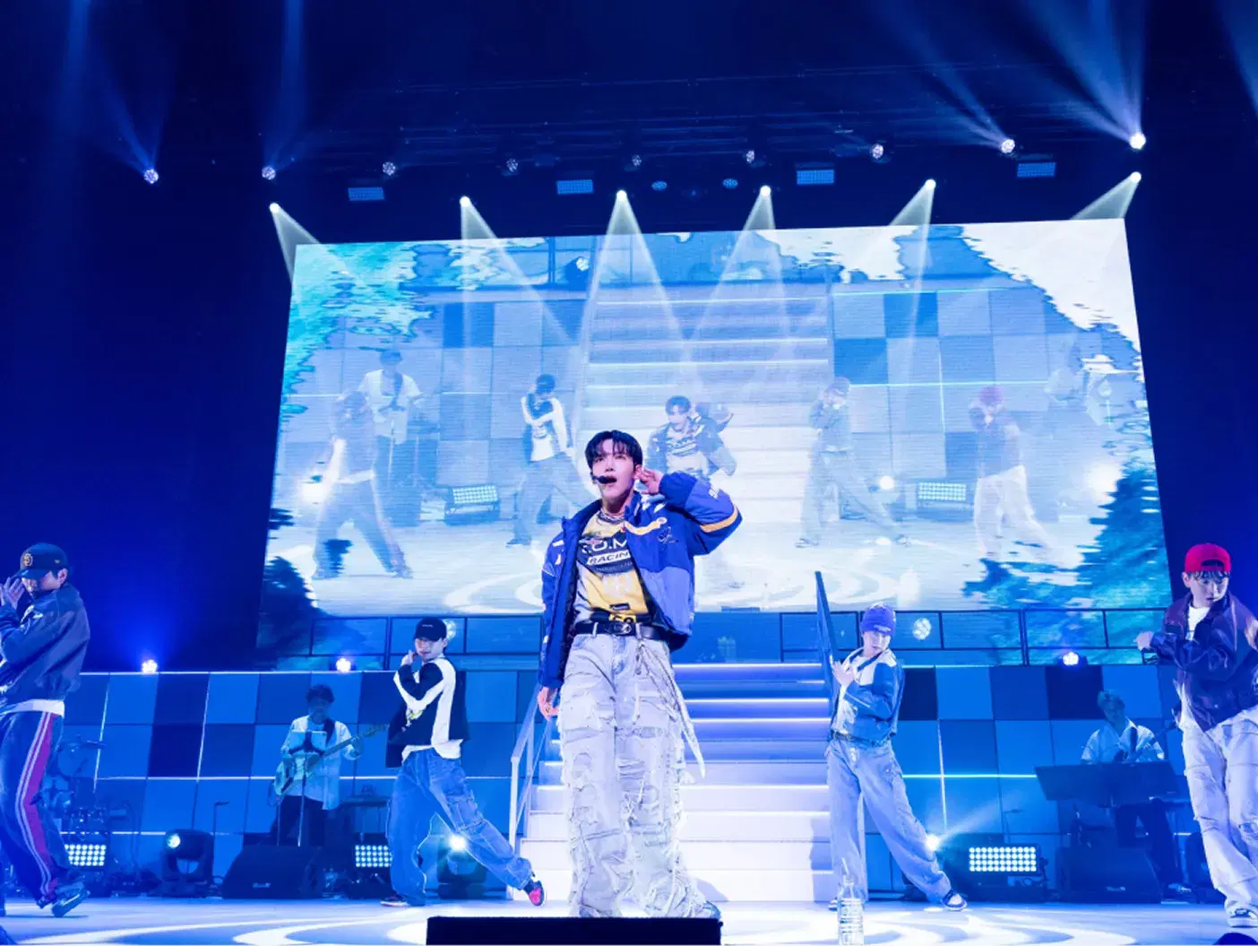 JUN. K, 2025 일본 솔로 투어 성료! 현지 유명 아티스트 커버곡부터 솔로곡, 2PM 곡까지 팬심 매료!